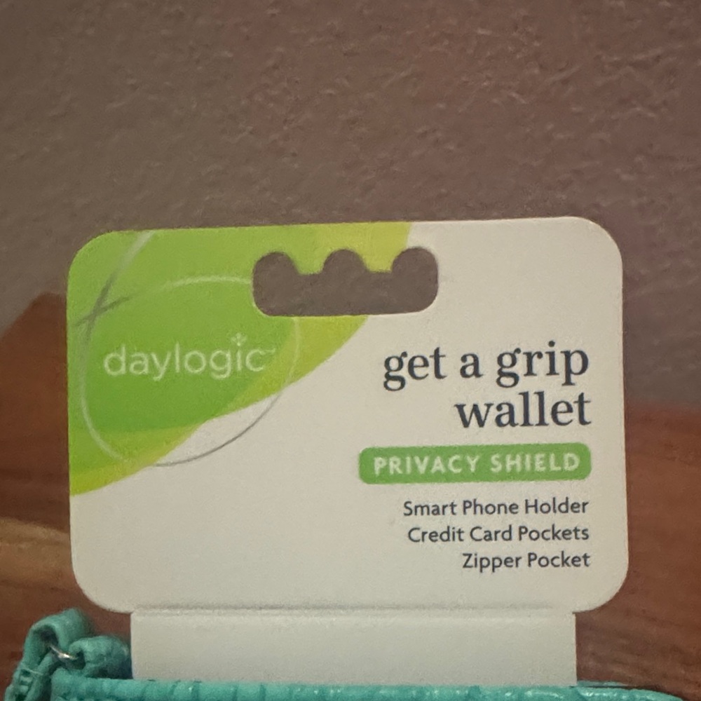 Turquoise Crocodile-Embossed Key & Card Holder - Picture 2 of 4
